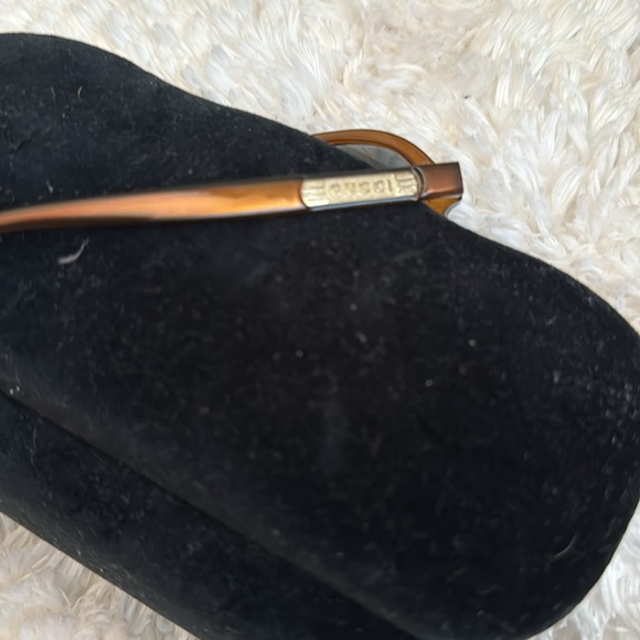 Gucci sun glasses - Picture 4 of 6